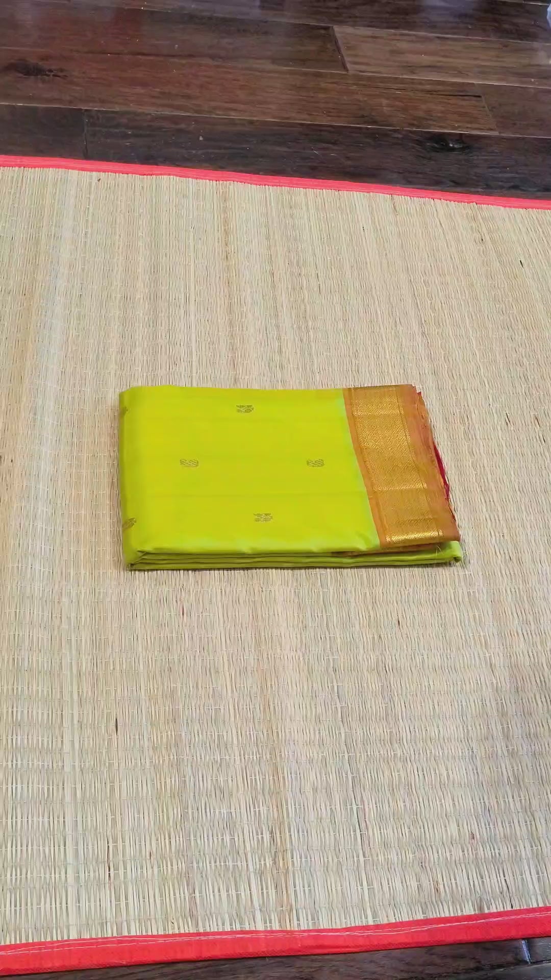 Parrot Green Kanchipuram Handloom Silk Saree