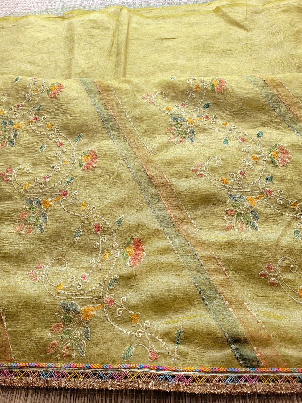 Crushed Tissue Saree With Embroidery