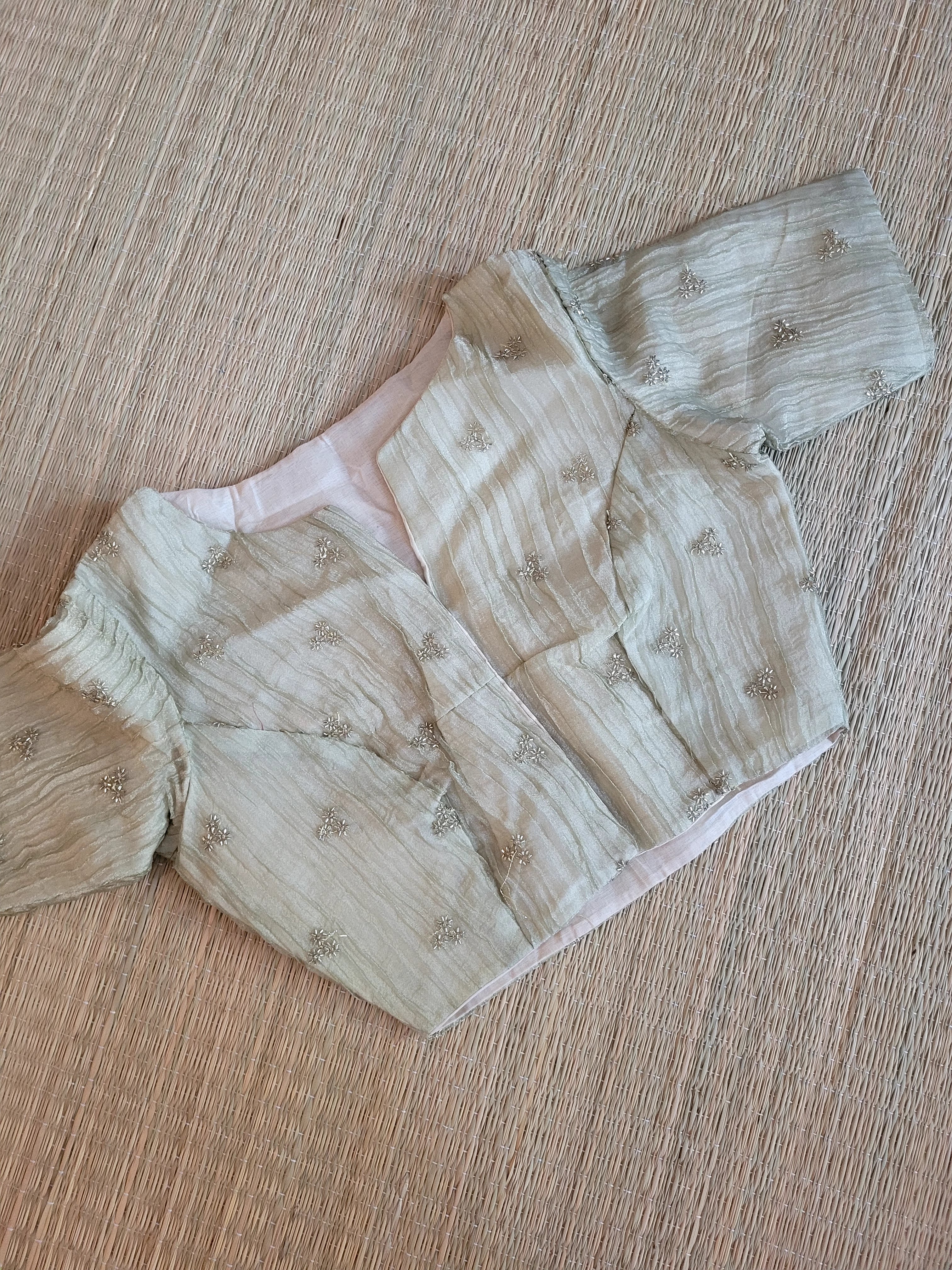 Crush Tissue Blouse With Embroidery