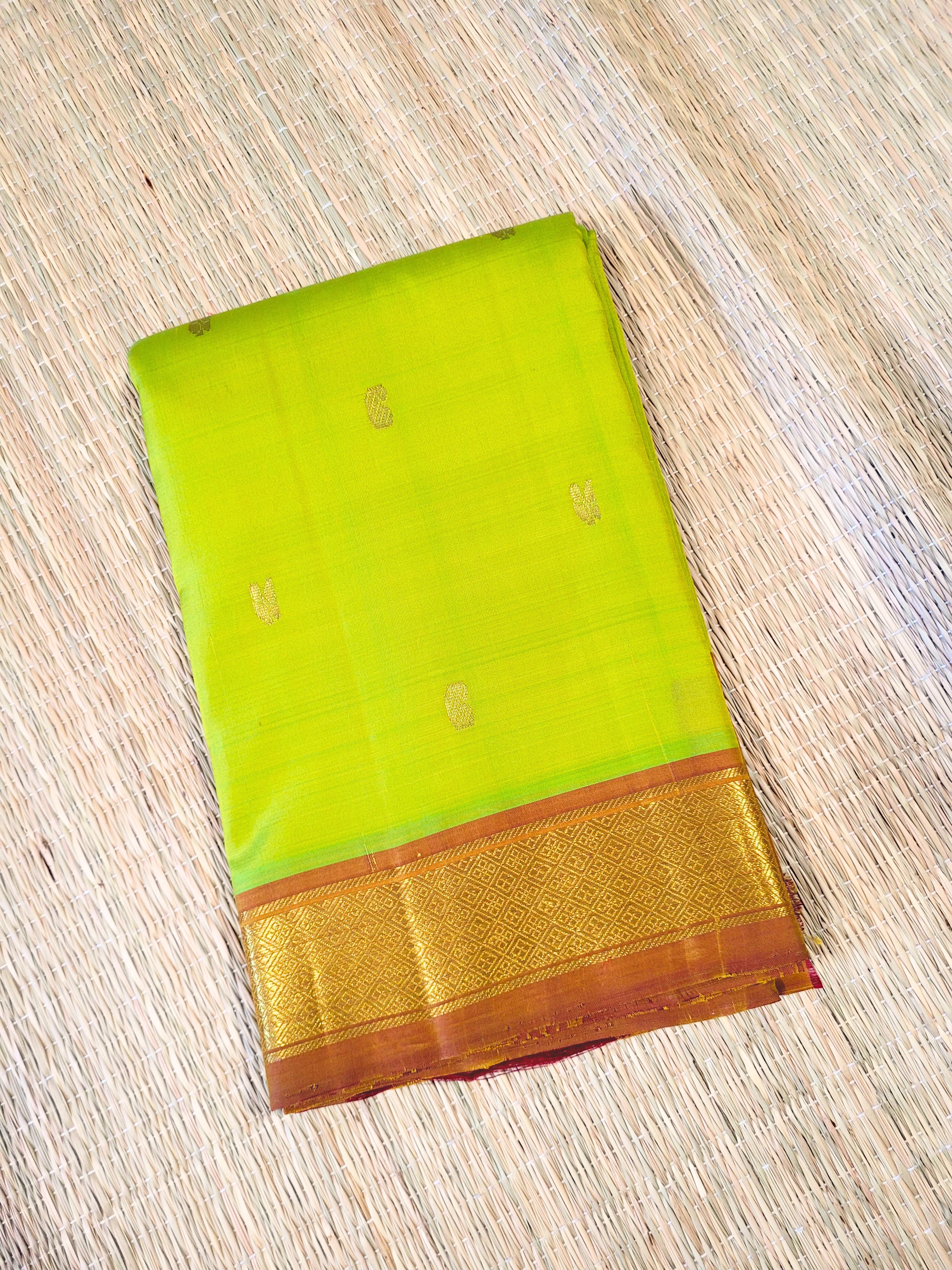 Parrot Green Kanchipuram Handloom Silk Saree