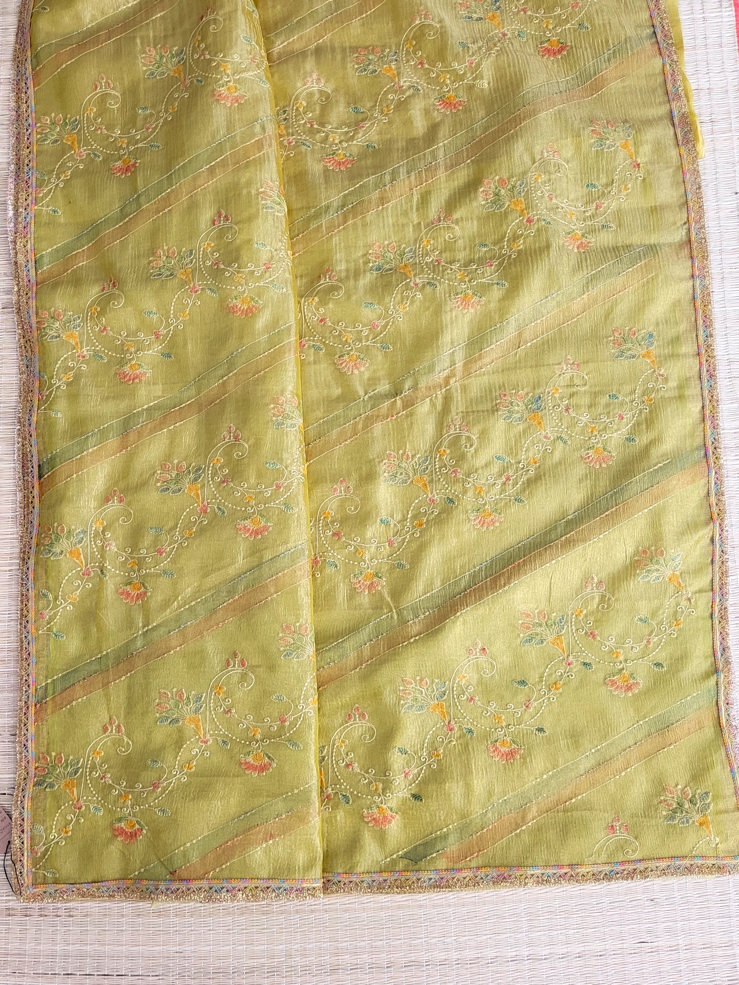 Crushed Tissue Saree With Embroidery
