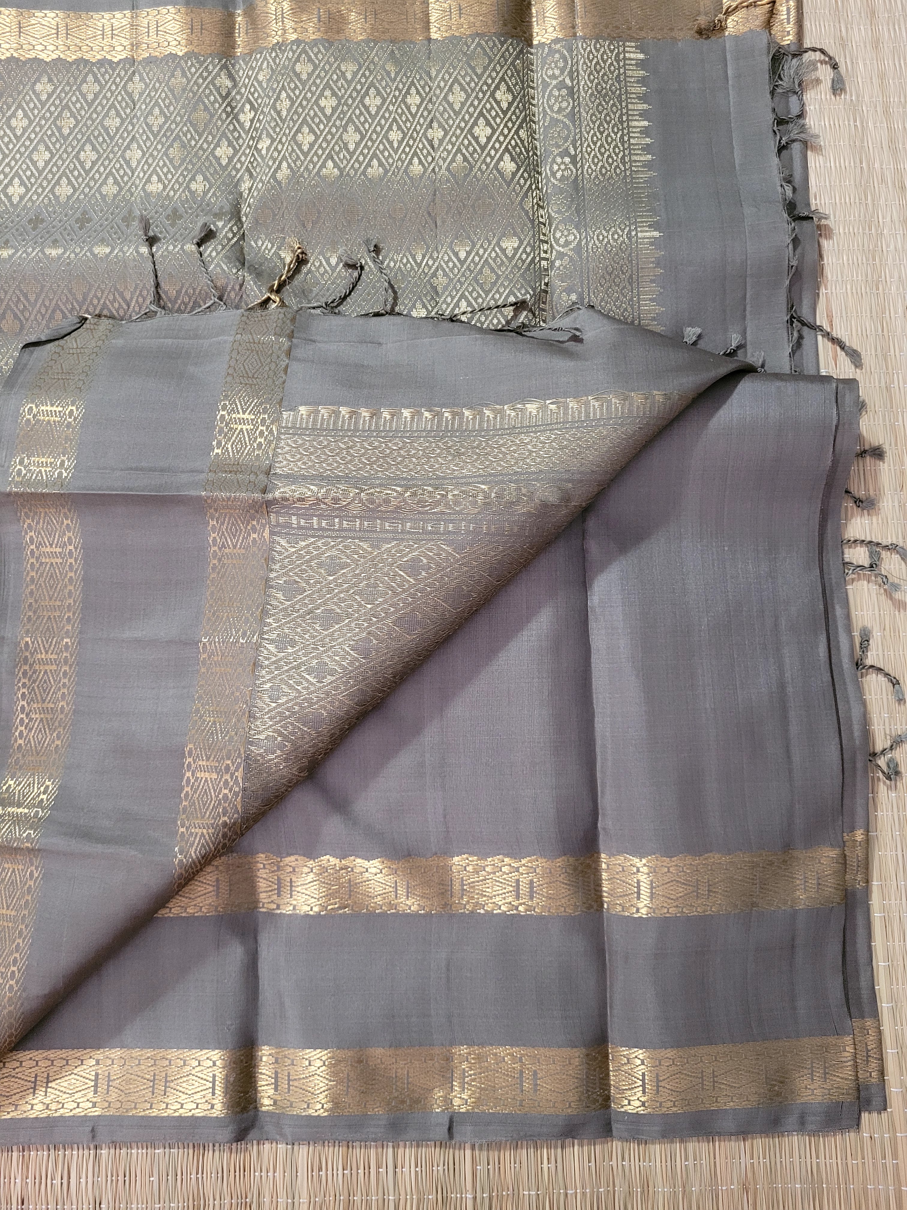 Grey Color Kanchipuram Handloom Silk Saree