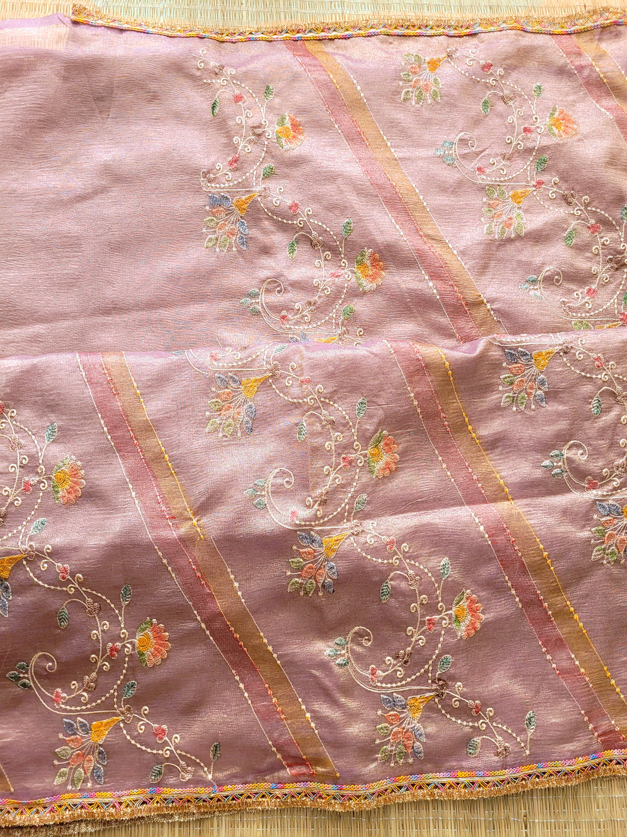 Crushed Tissue Saree With Embroidery
