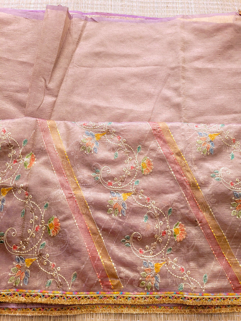 Crushed Tissue Saree With Embroidery