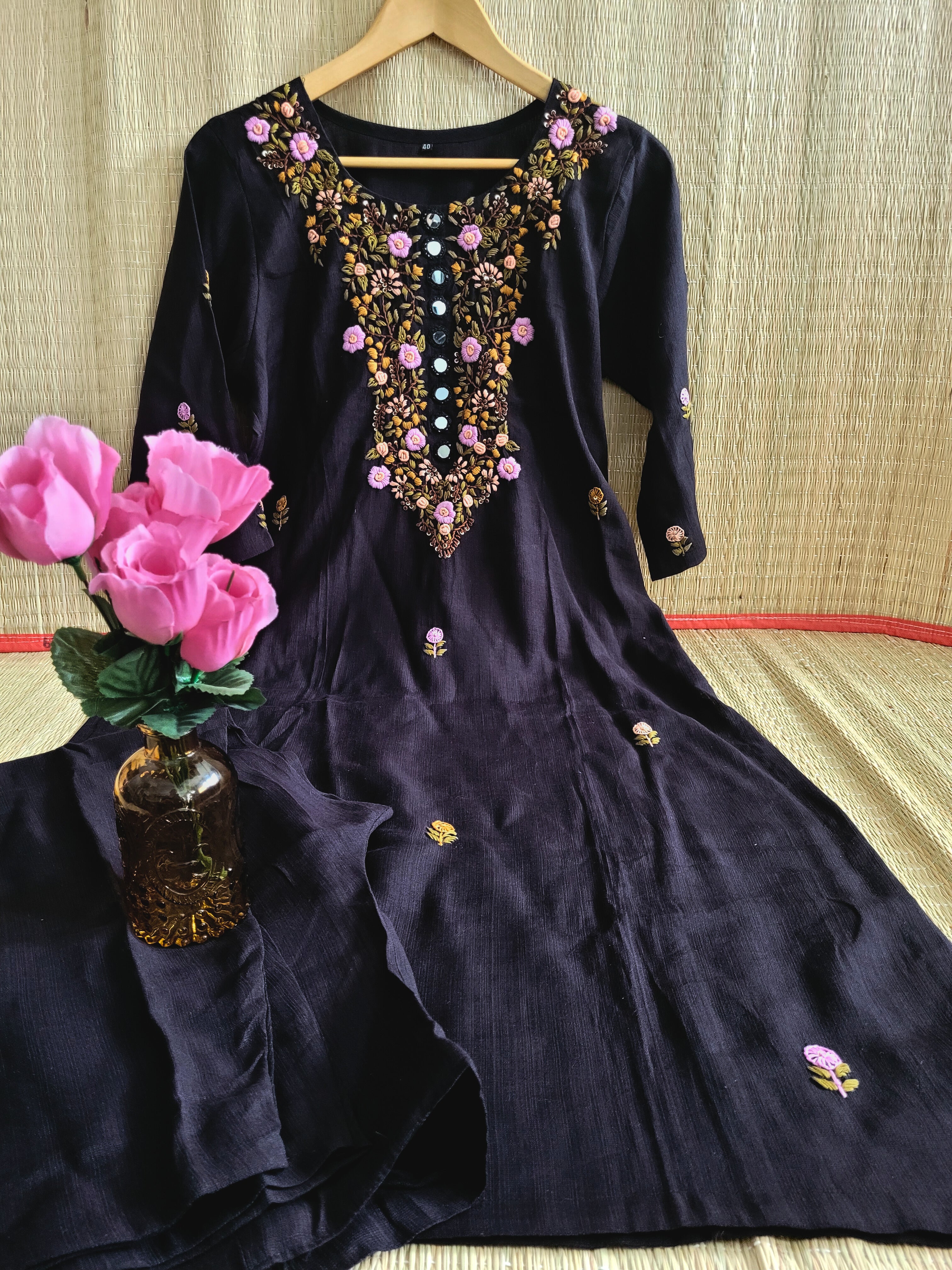 Hand Embroidered Lenin Kurti With Pant