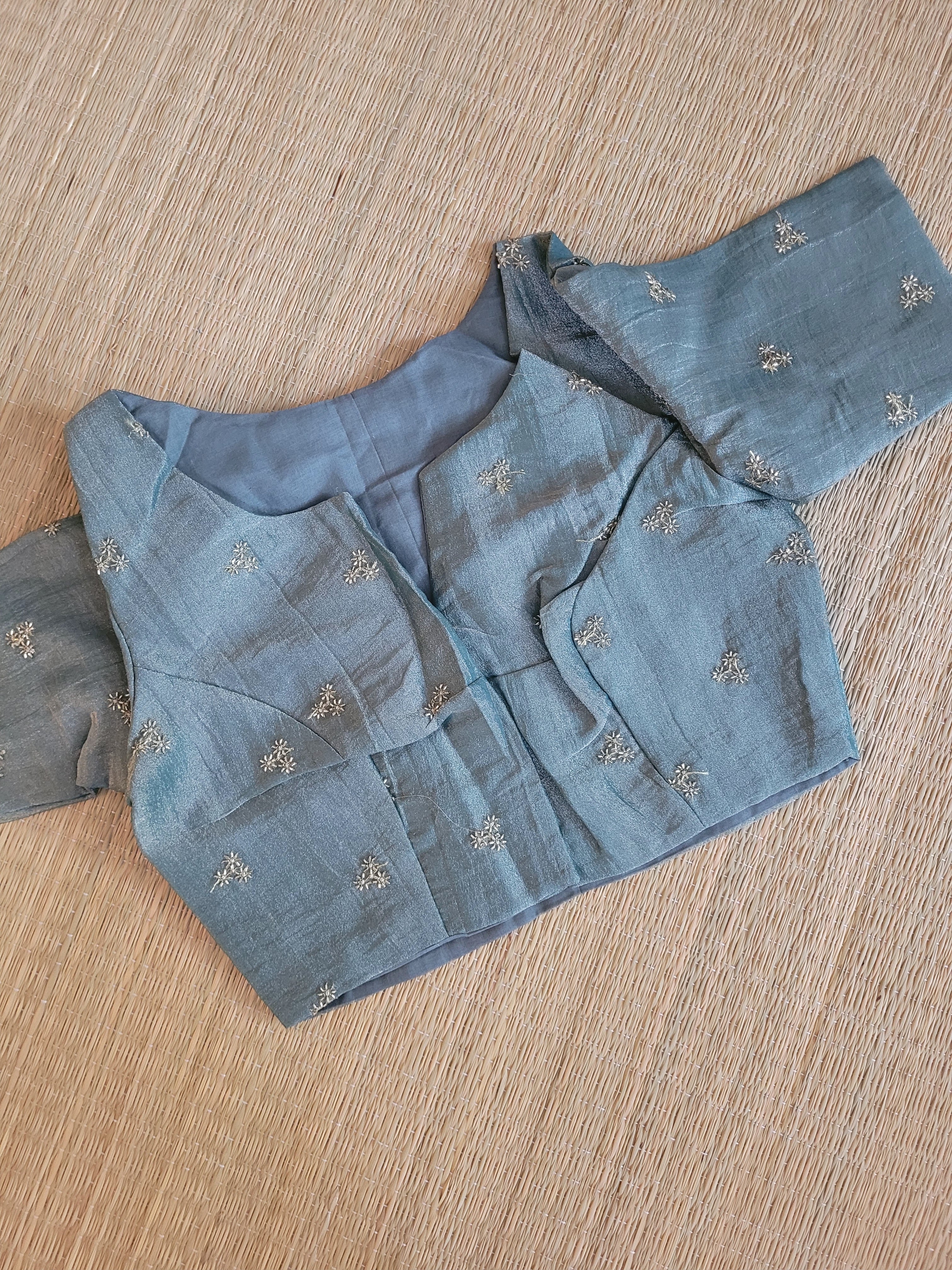 Crush Tissue Blouse With Embroidery
