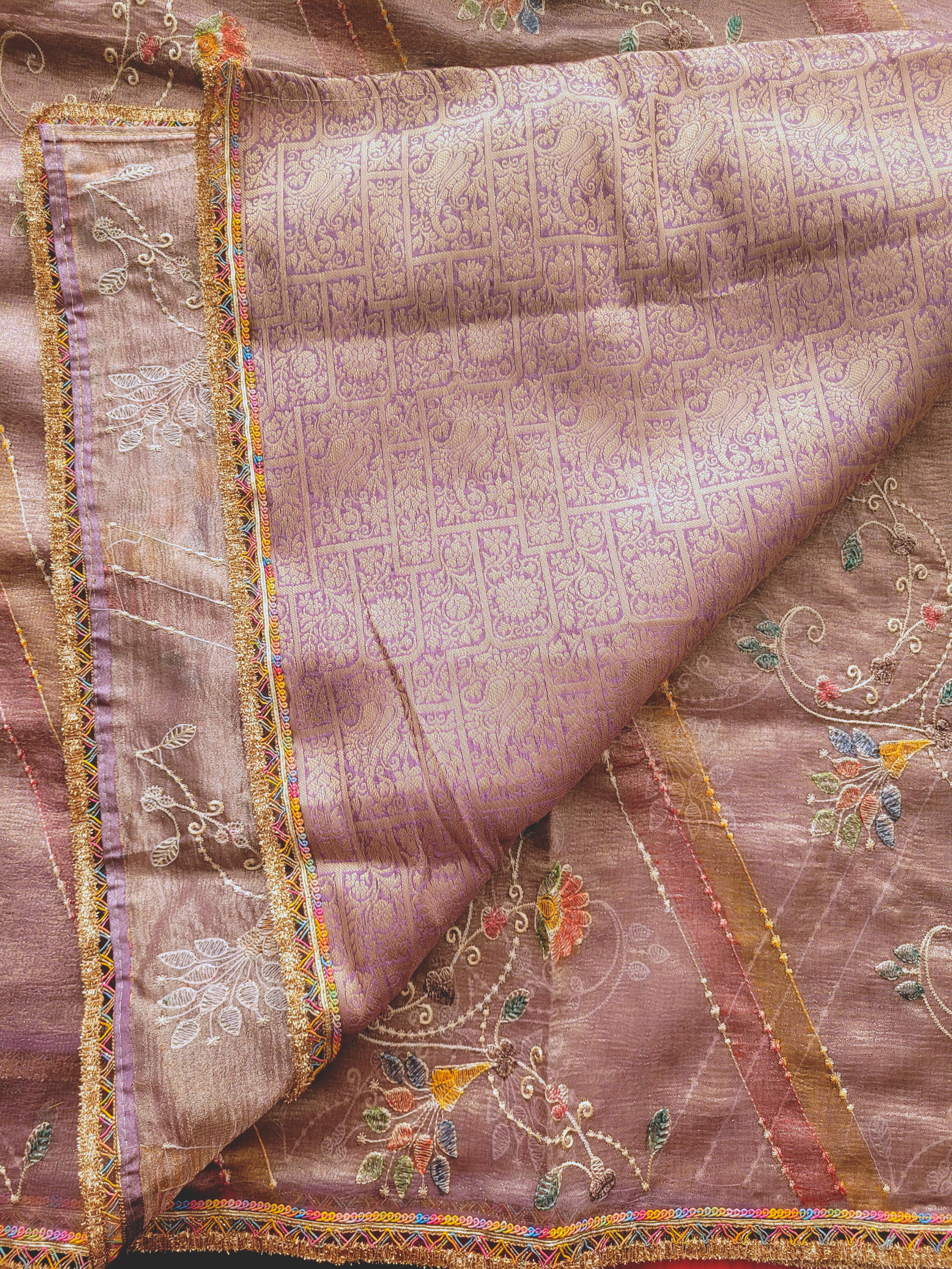 Crushed Tissue Saree With Embroidery