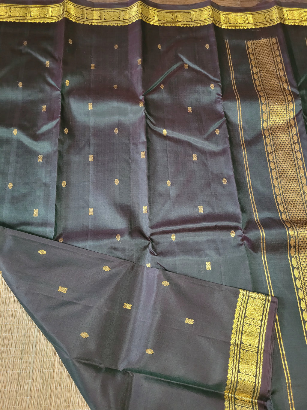 Maanthulir Green Kanchipuram Handloom Silk Saree