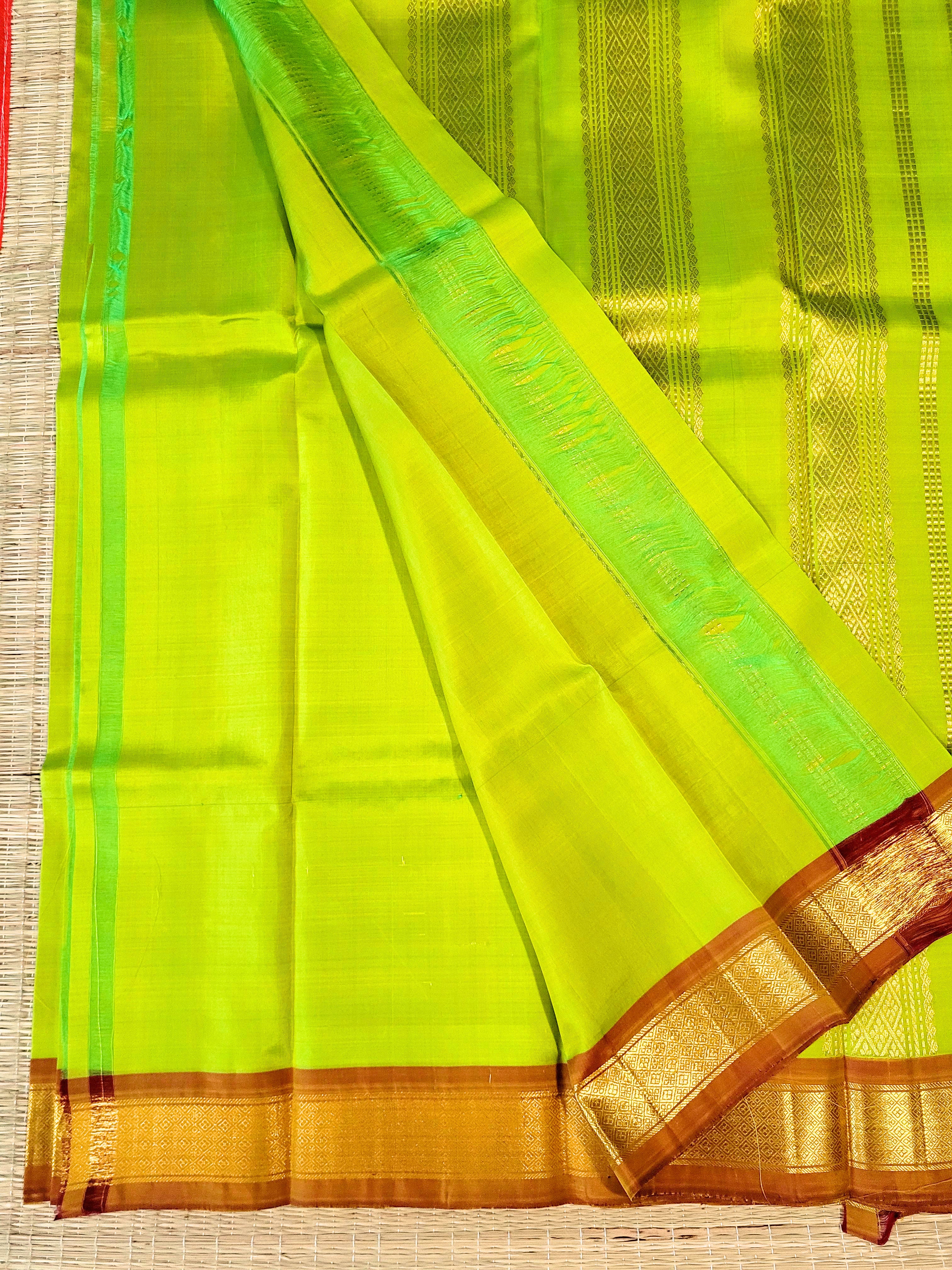 Parrot Green Kanchipuram Handloom Silk Saree