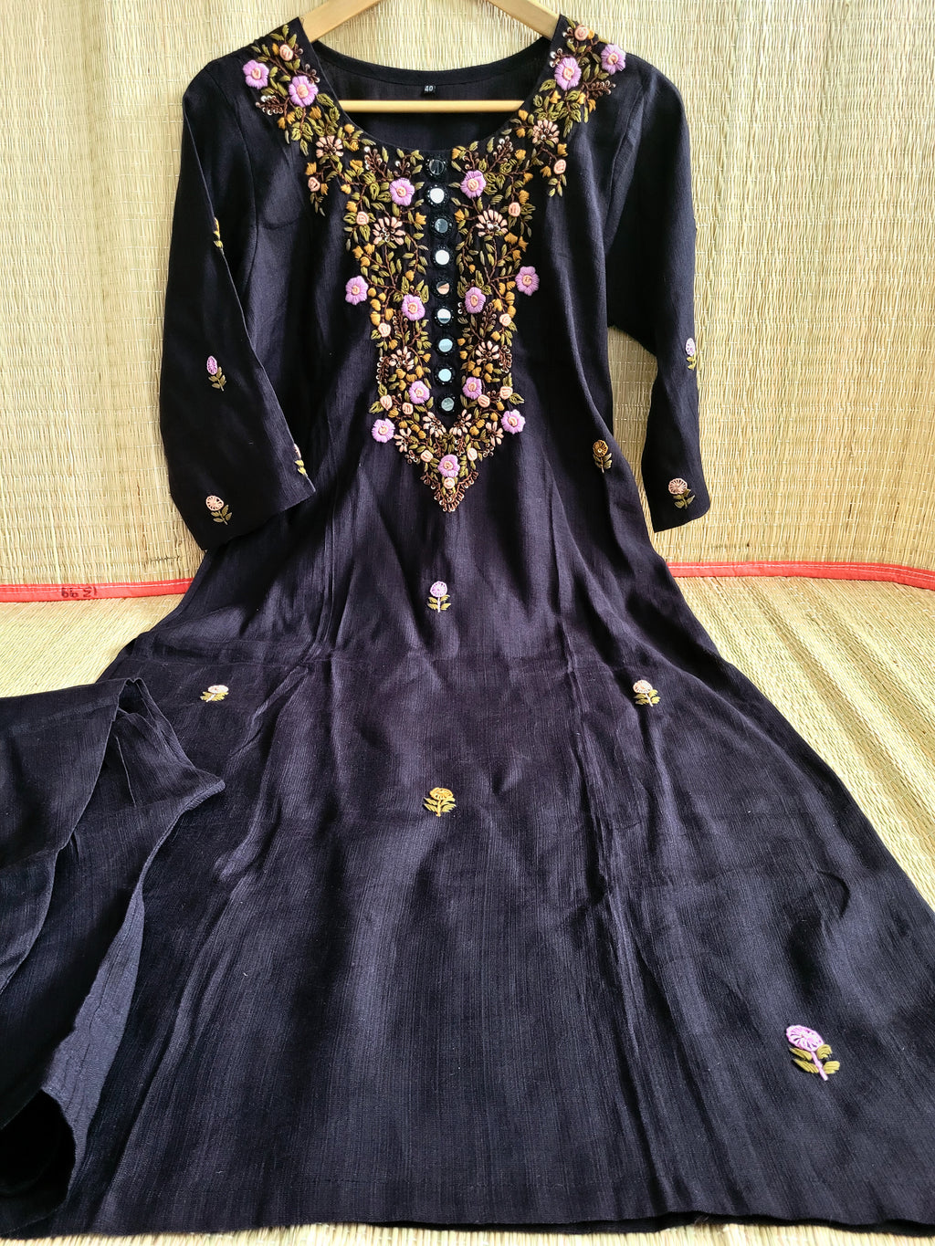 Hand Embroidered Lenin Kurti With Pant