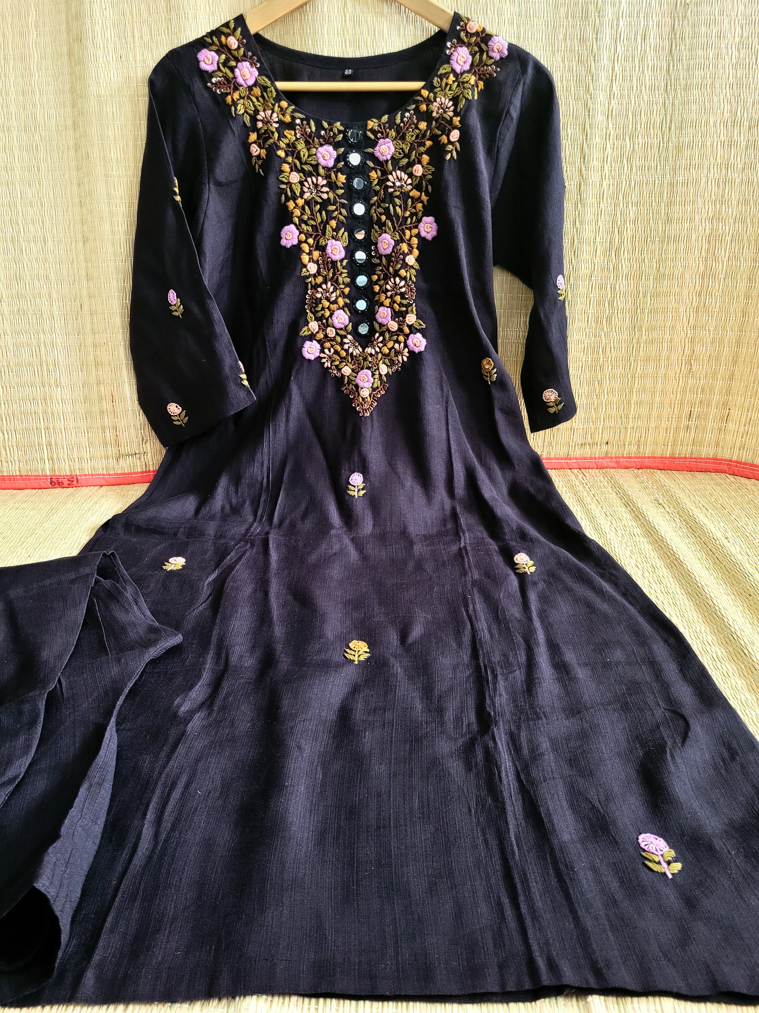 Hand Embroidered Lenin Kurti With Pant