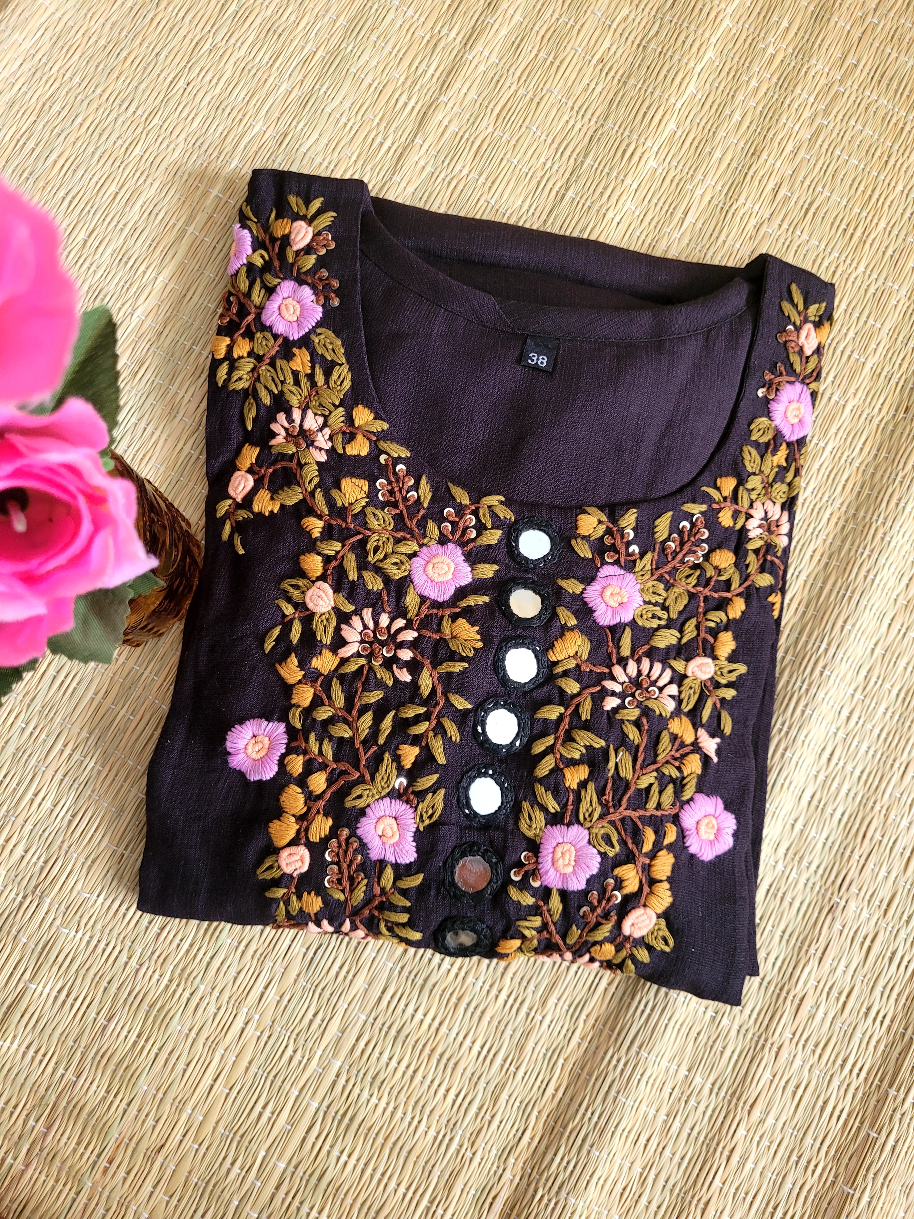 Hand Embroidered Lenin Kurti With Pant